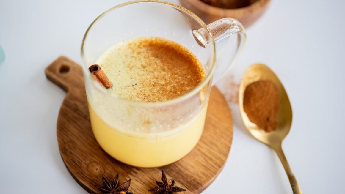 How to Make Golden Milk (in Only 5 Minutes!)